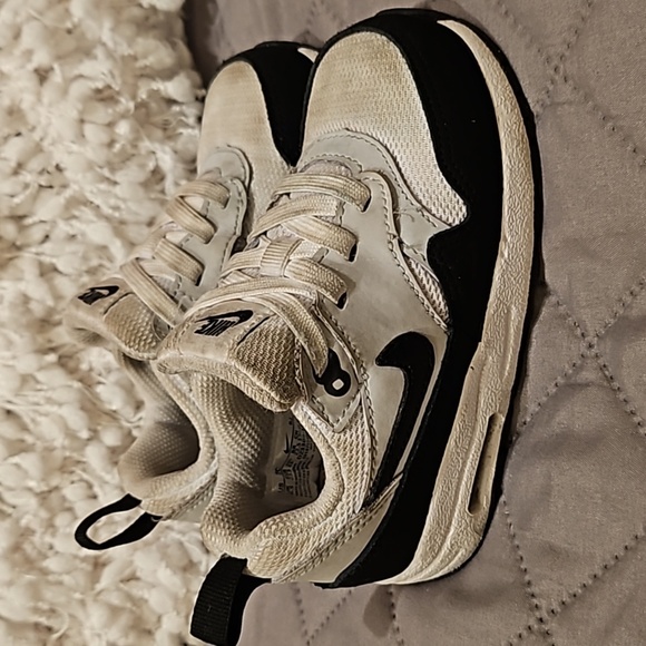 Nike Air Max Sneakers - Picture 14 of 15